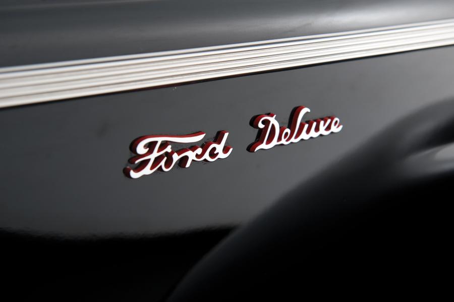  Ford DeLuxe Convertible Coupe Black 1940 года  (фото 2 из 5)